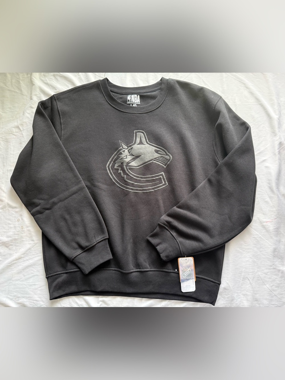 NWT NHL Vancouver Canucks Matte Black Crew Neck Oversized Womens Sweater